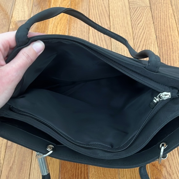 Vintage “G” Large Black Purse with Silver Detailing - Picture 6 of 11